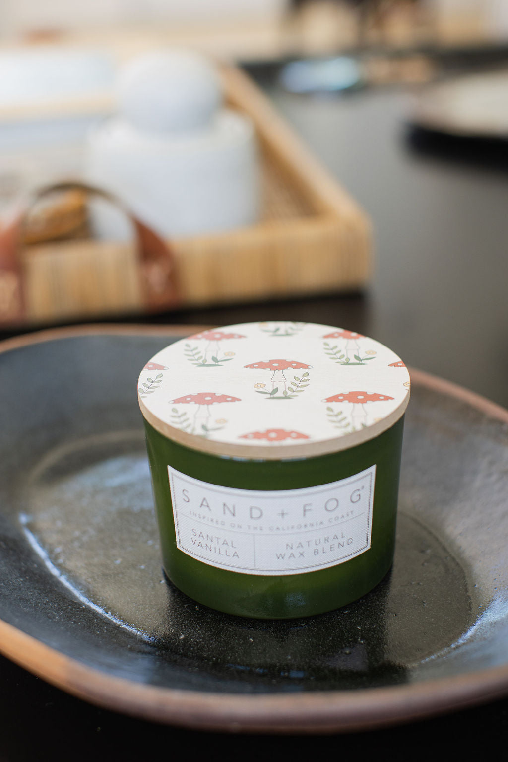 Aromatic Santal Vanilla 12 oz scented candle