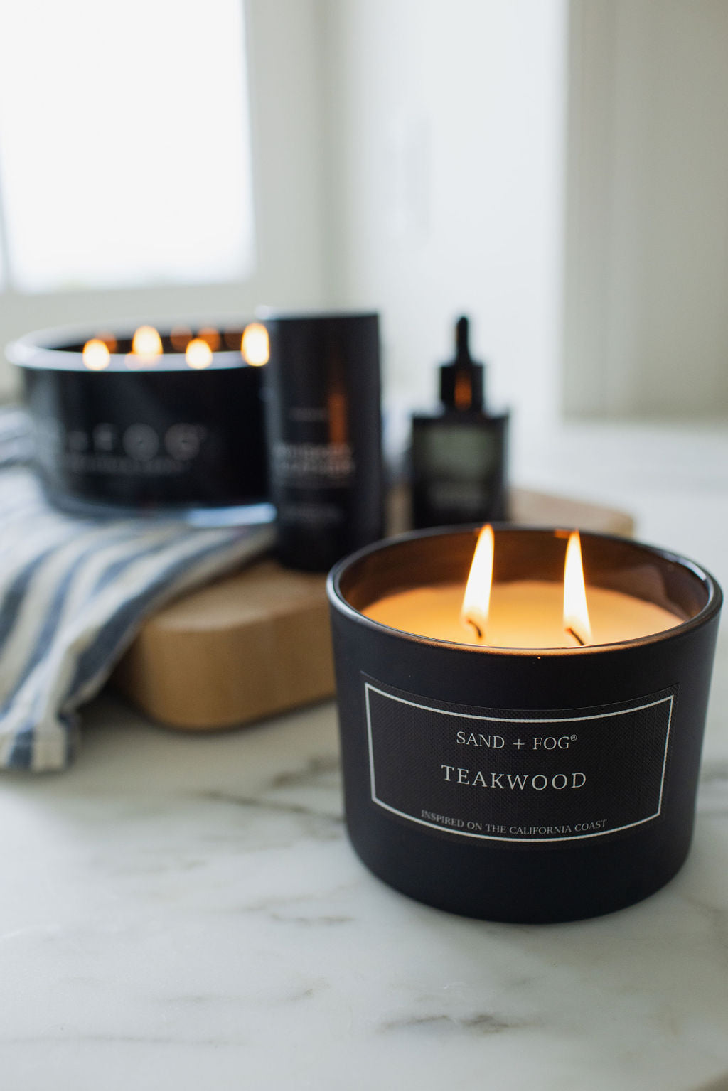 Aromatic Teakwood 12 oz scented candle