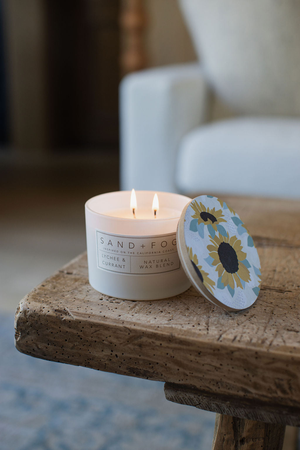 Aromatic Lychee & Currant 12 oz scented candle