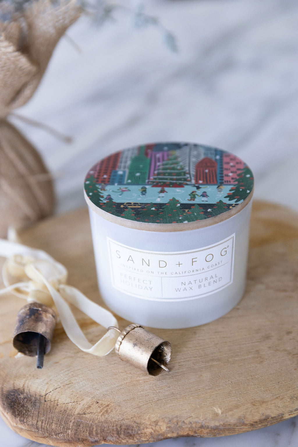 Aromatic Perfect Holiday 12 oz scented candle