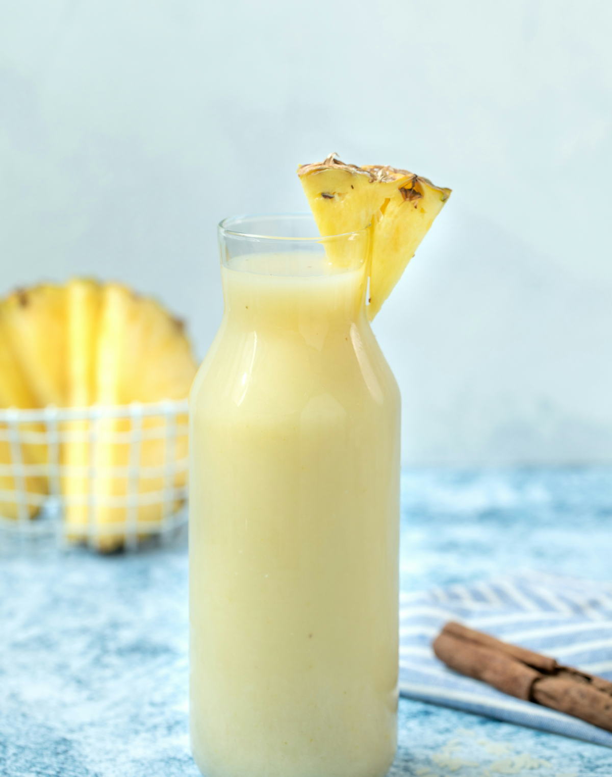 Aromatic Pineapple Vanilla 12 oz scented candle