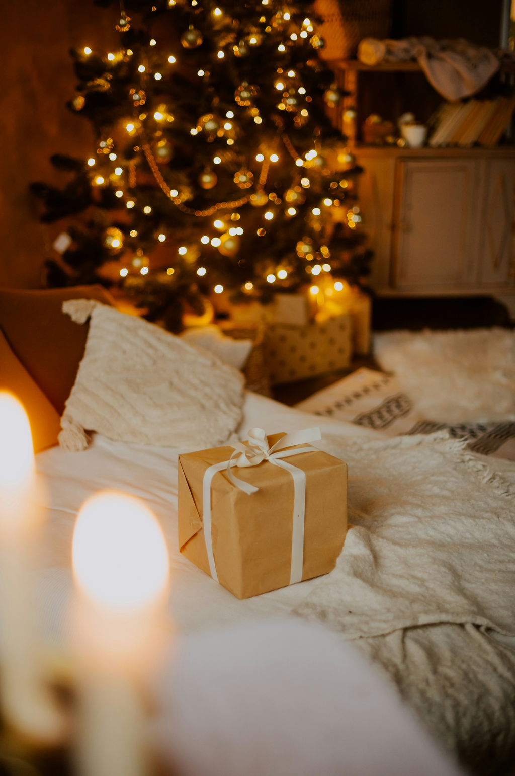 Aromatic Perfect Holiday 12 oz scented candle