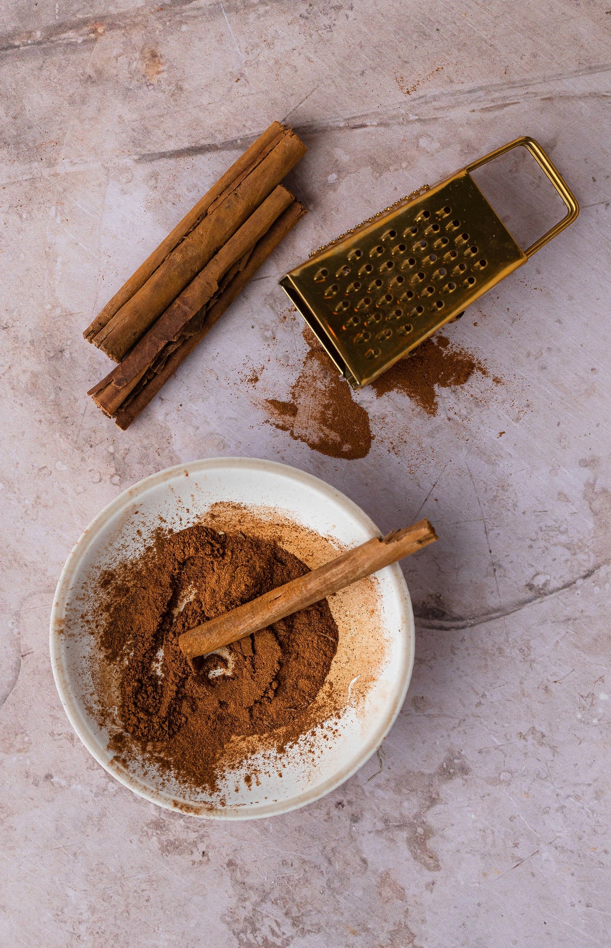 Aromatic Golden Spice 23 oz scented Candle